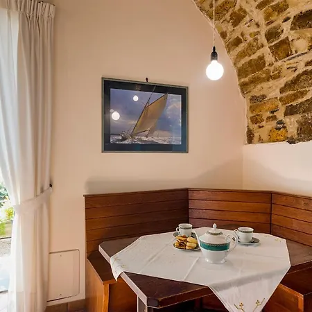 Uliveto Saglietto A Poggi Farm stay *