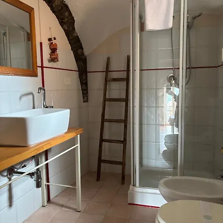 Uliveto Saglietto Poggi Bauernhof Imperia